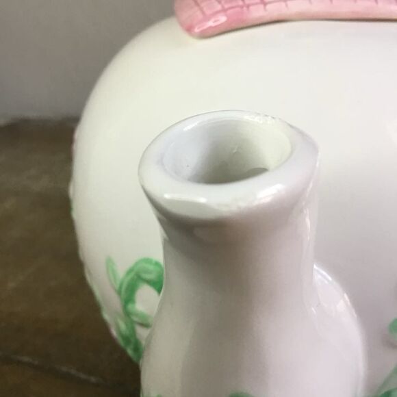 Vintage 90s Cottagecore Farmhouse Country Mouse Picnic Novelty Kitsch Teapot - Picture 5 of 7